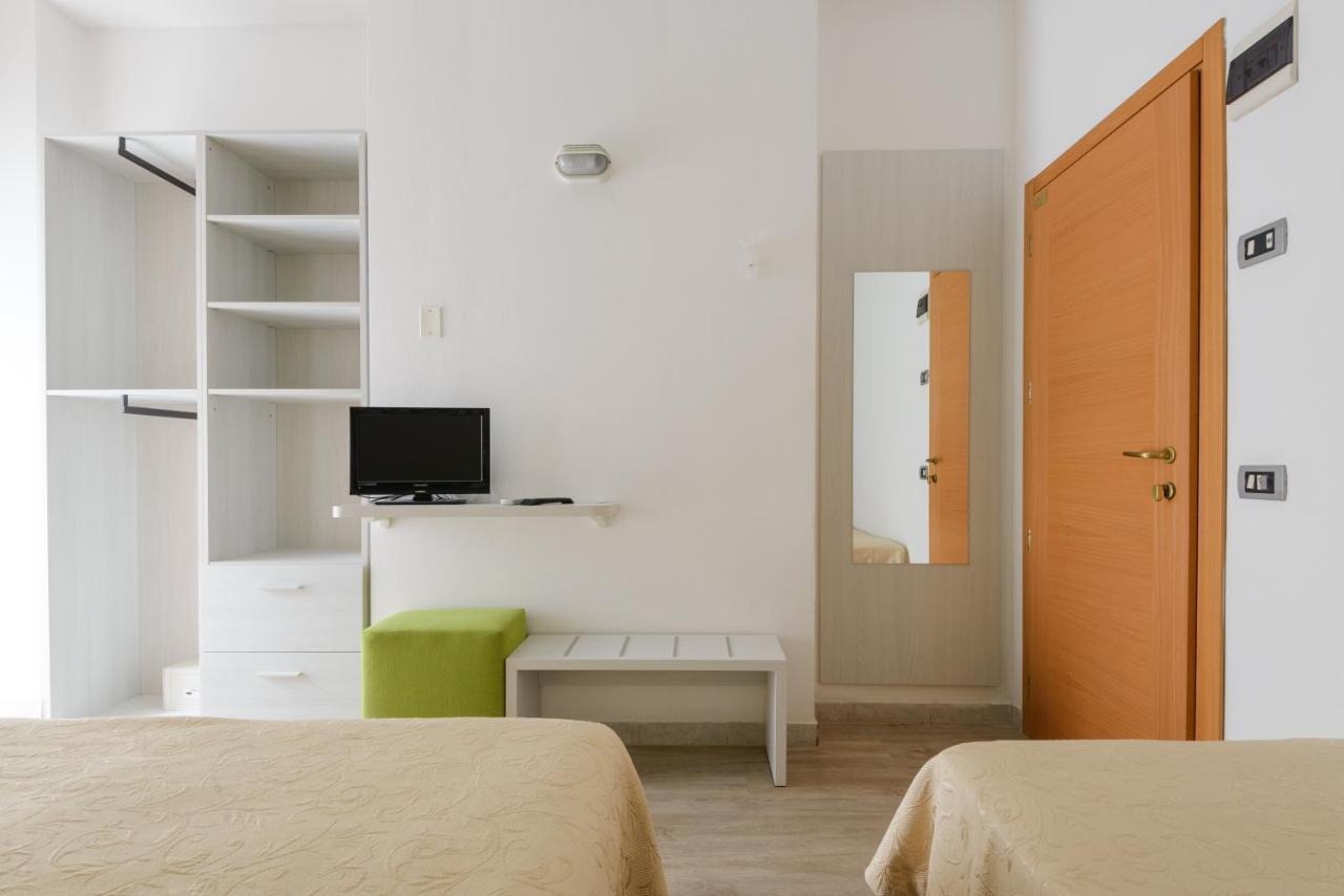 Hotel Clipper カットーリカ エクステリア 写真