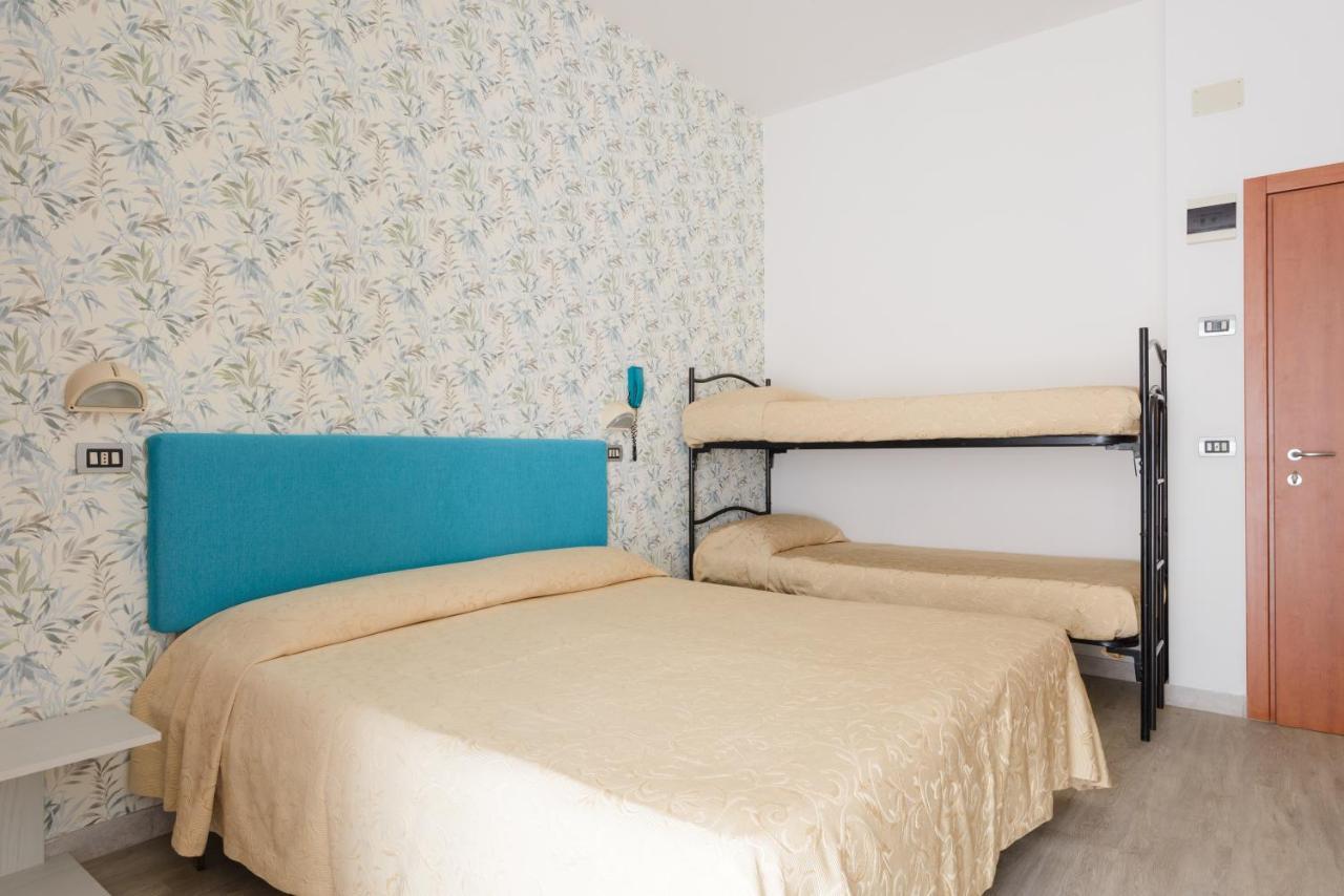 Hotel Clipper カットーリカ エクステリア 写真